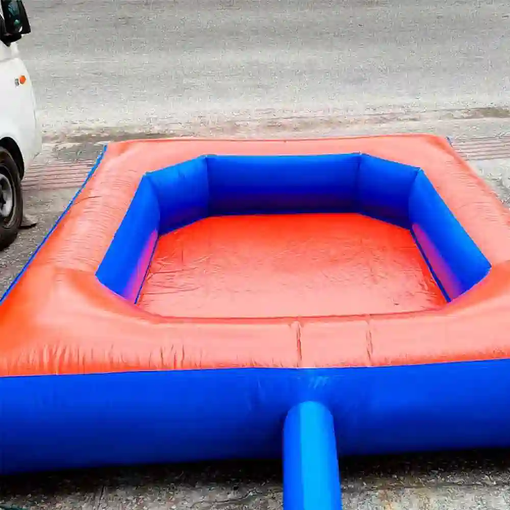 Piscina inflável com água para eventos em São José SC