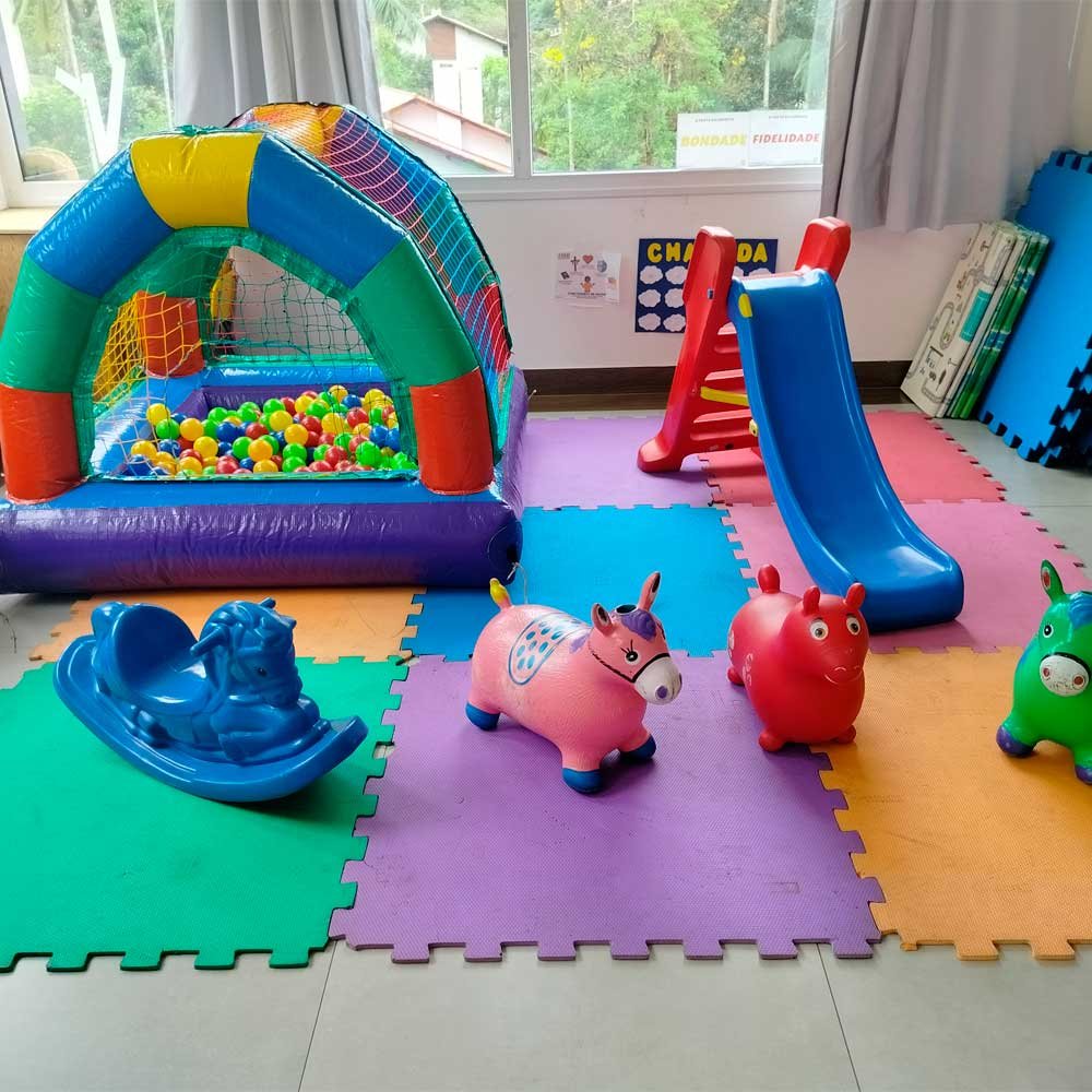 area kids Anime Brinque locação de brinquedos